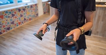 Brille auf, Virtual Reality an.